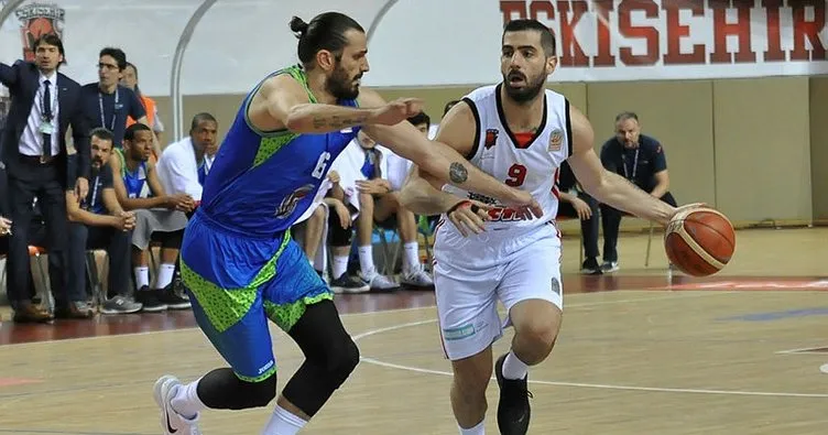 Tahincioğlu Basketbol Süper Ligi’nde ilk yarı finalist TOFAŞ