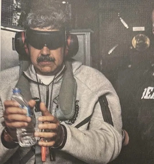 abd-mudahalesiyle-alikonulmustu-maduronun-ilk-fotograflari-paylasildi-1788116889655.jpg ABD müdahalesiyle alıkonulmuştu: Maduro’nun ilk fotoğrafları paylaşıldı!
