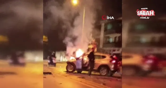 Sakarya’da korkutan kaza: Kafa kafaya çarpışan SUV araç alev aldı! | Video