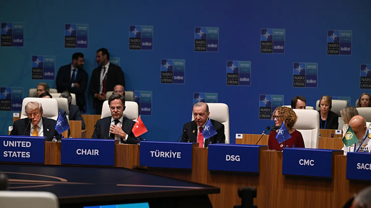 Başkan Erdoğan'dan tarihi zirvenin açılış konuşmasında savunma vurgusu! Türkiye savunmada atılım yaptı