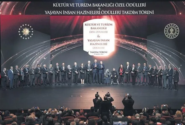 yasayan-insan-hazineleri-odullerine-kavustu-kultur-mirasimizi-koruyoruz-1732742306094.jpeg