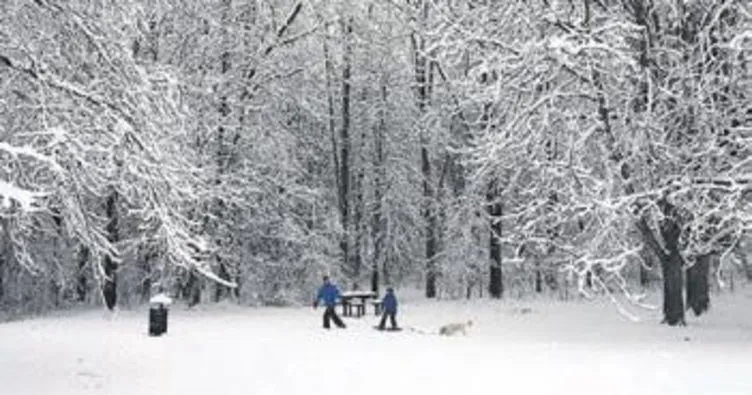Kuzey Avrupa kar fırtınasına teslim