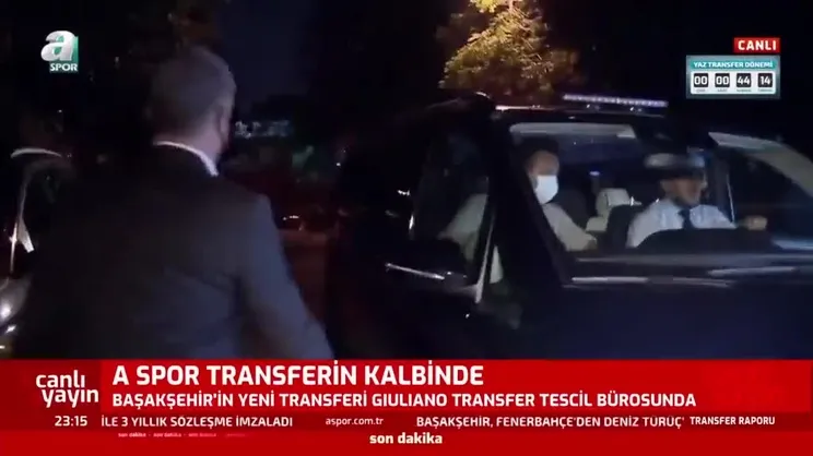 Başakşehir'in yeni transferi Giuliano transfer tescil bürosunda