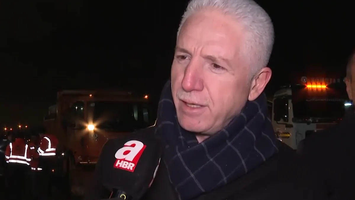 İstanbul Valisi Gül, karla mücadeledeki son durumu açıkladı İstanbul Valisi Gül, karla mücadeledeki son durumu açıkladı