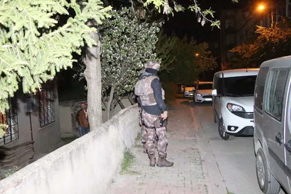 İstanbul’da helikopter destekli şafak operasyonu