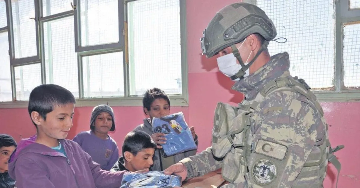 Mehmetçik mazlumun yanında