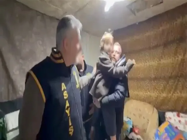 son-dakika-bursada-hurda-evde-cop-yiginlari-arasinda-bulunmustu-7-yil-sonra-ilk-kez-annesiyle-bulustu-sozleri-1773906954350.jpg