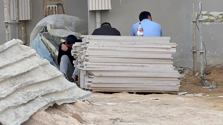 Antalya’da feci olay: 67 yaşındaki adam 7. kattan beton zemine çakıldı!
