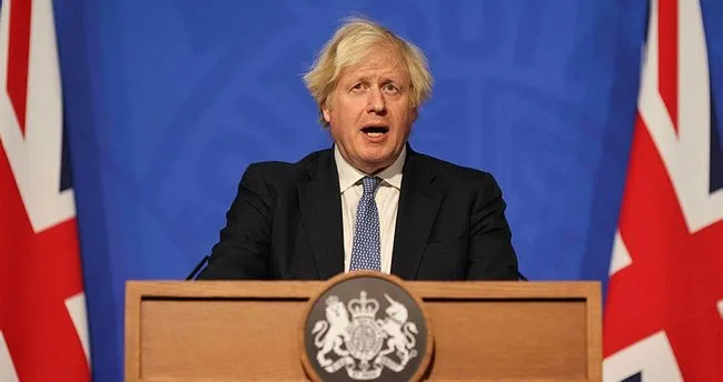 İngiltere'yi sallayan görüntüler! Başbakan Johnson özür diledi, sözcü istifa etti