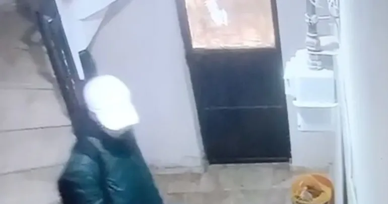 17’lik katil eski sevgilisinin annesini çekiçle öldürmüştü: İddianamede kan donduran detaylar!