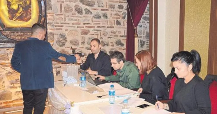 Kurayı çektiler pazara koştular