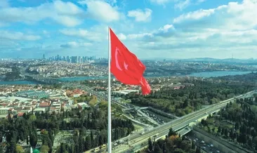 En büyük bayrak gönderde