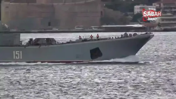 Rus savaş gemisi ‘Azov' Çanakkale Boğazı'ndan geçti