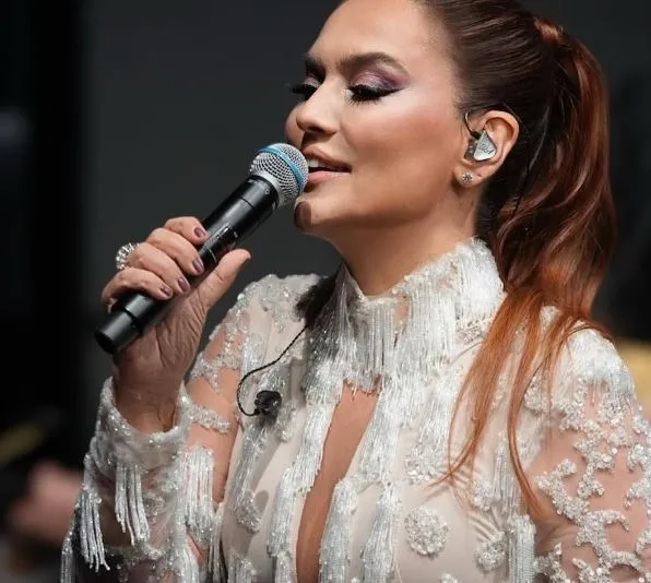 Demet Akalın son klibiyle dillere düştü! Zehir zemberek yorumlar: Ne bu korku filmi mi?