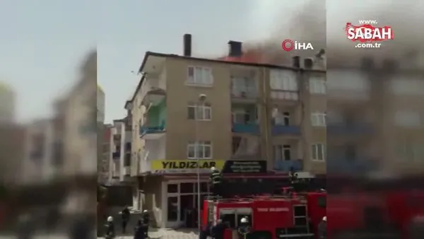 Tokat'ta apartmanın çatısı alevlere teslim oldu! Bina sakinleri gözyaşları içinde izledi | Video