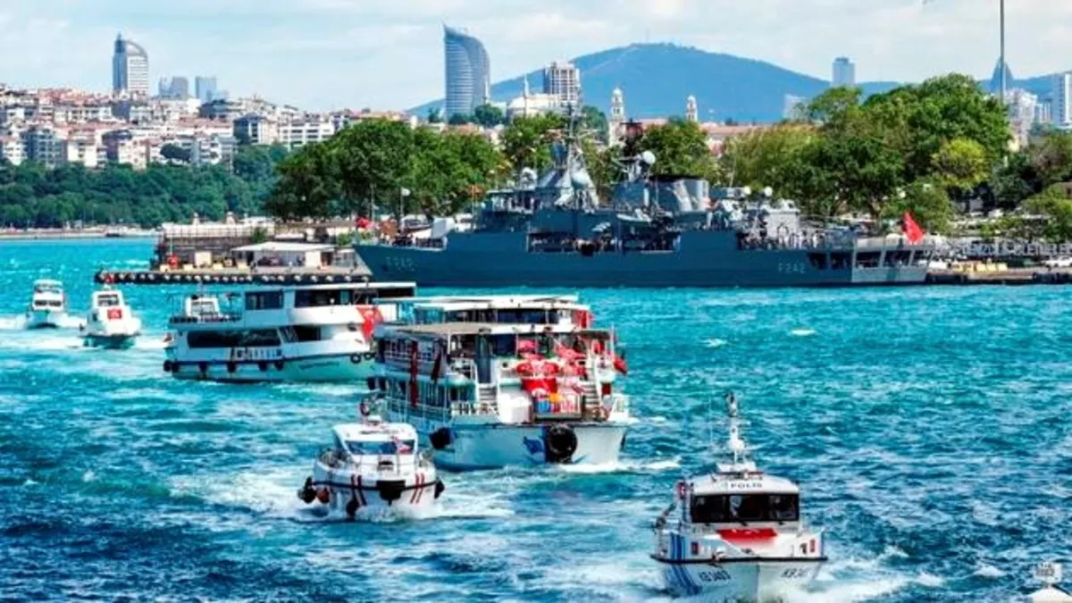 İstanbul’un fethinin 573. yıl dönümünde 120 tekne Haliç’te kortej oluşturdu İstanbul’un fethinin 573. yıl dönümünde 120 tekne Haliç’te kortej oluşturdu