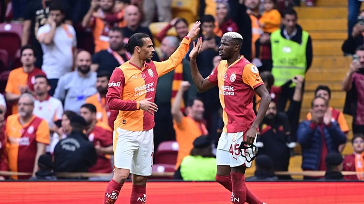 Victor Osimhen atmaya devam ediyor Victor Osimhen atmaya devam ediyor