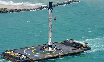 SpaceX’in tarihi fırlatışı gerçekleştiren yeniden kullanılabilir roketi karaya ulaştı