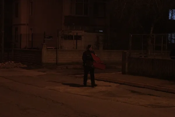 kayseride-kaldirima-birakilan-valiz-bomba-panigi-yasatti-1647462168187.jpeg