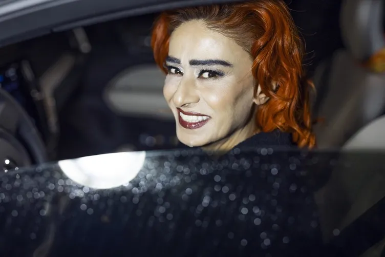 Yıldız Tilbe’nin yüzü yandı! Korkutan görüntüyü sosyal medyasında paylaştı: Geçer inşallah