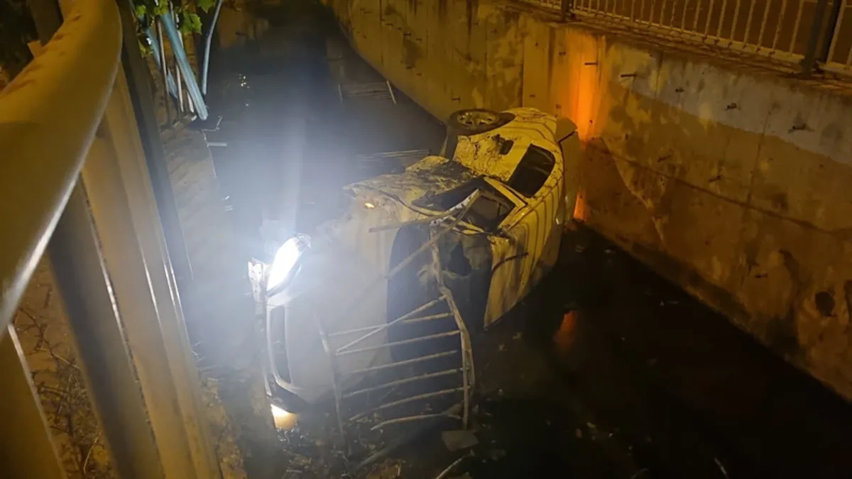 Kayseri’de otomobil kanala uçtu: 2 yaralı