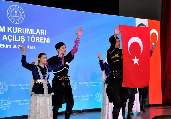 bakan-tekin-millet-olarak-bir-arada-bulunmazsak-parcalaniriz-bolunuruz-1761068117855.jpg