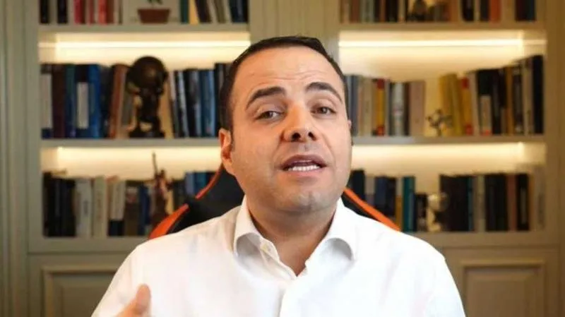 Kopyala yapıştır muhalefet! Özgür Demirtaş'ın muhalif maskesi tek paylaşımla düştü
