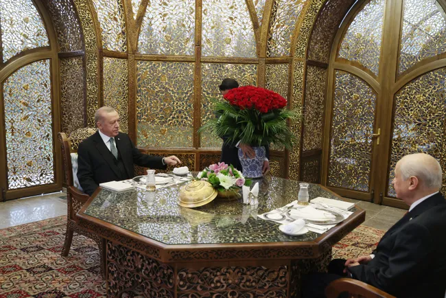 son-dakika-baskan-erdogan-ile-bahceli-iftarda-bulustu-1650388908776.jpg