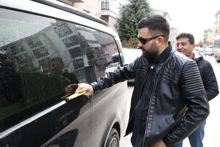 Gözlüklerinden kurtulmak istedi: Gözlerinden oldu!