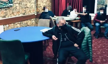 Yasakta kahvede basıldılar