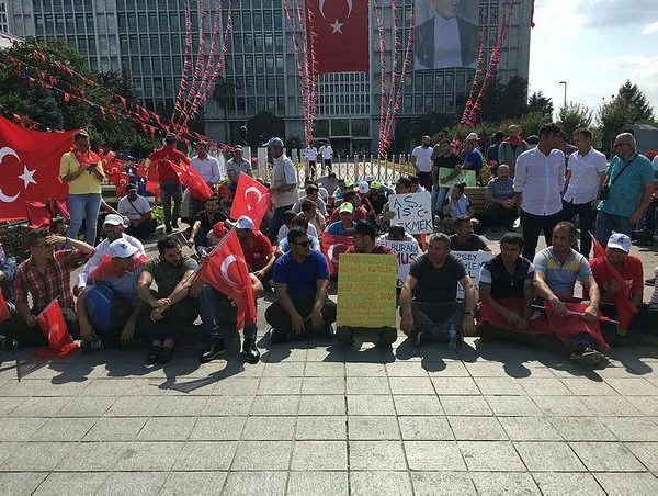 Bir yanda işçi kıyımı bir yanda ballı maaş