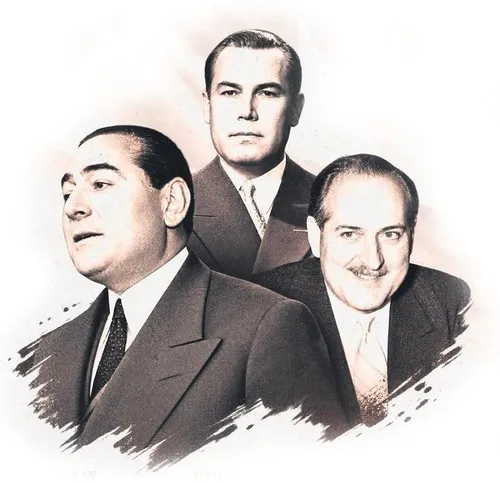 adnan-menderes-ve-arkadaslari-kabirleri-basinda-anildi-sevgiyi-daragacina-cekemezsiniz-1789677965631.jpeg