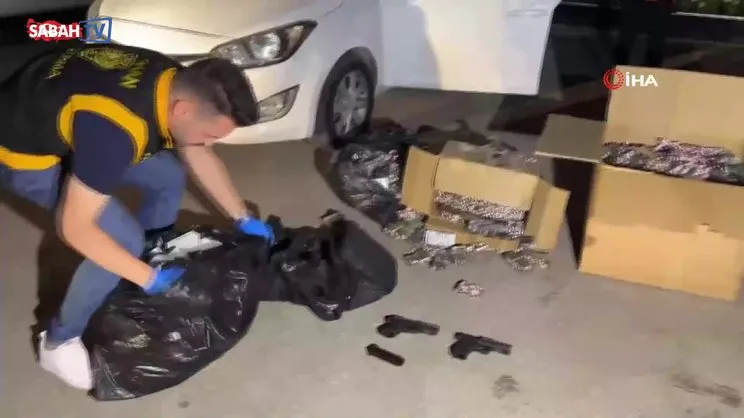 Oto galericiye baskında 74 bin uyuşturucu hap ve 401 bin TL ele geçirildi | Video