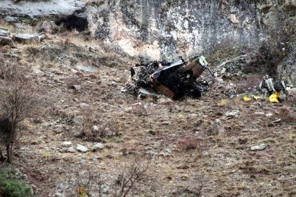 Siirt'te düşen askeri helikopterin ilk görüntüleri