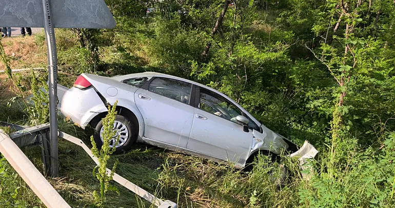 Bursa’da iki otomobil çarpıştı: 6 yaralı