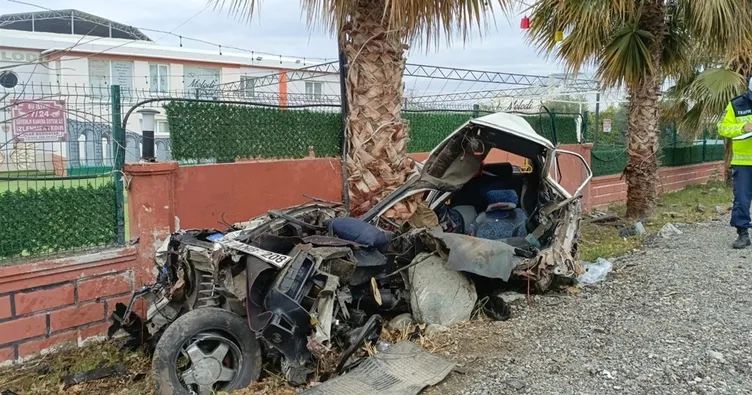 Hatay’da feci kaza: Araç hurdaya döndü!