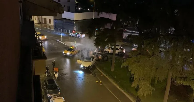 Alex De Souza heykeline otomobil çarptı