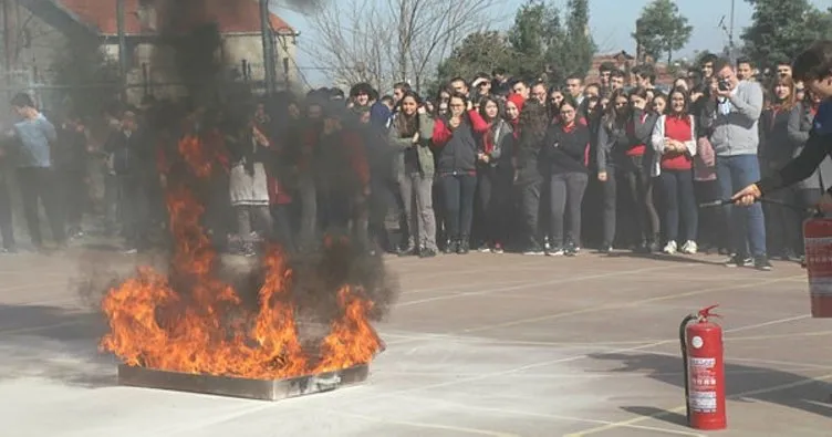 Lisede yangın tatbikatı düzenlendi