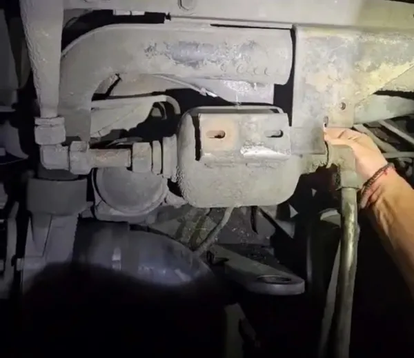 motor-bolumundeki-gizli-bolmede-75-bin-euroluk-altinlar-ele-gecirildi-1784039311643.jpg