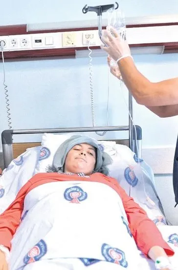 Hamile kadının karnından 3.5 kilo tümör çıkarıldı