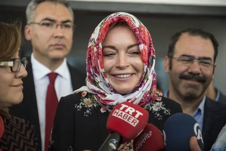 Lindsay Lohan konteyner kentte barınan Suriyeli sığınmacıları ziyaret etti