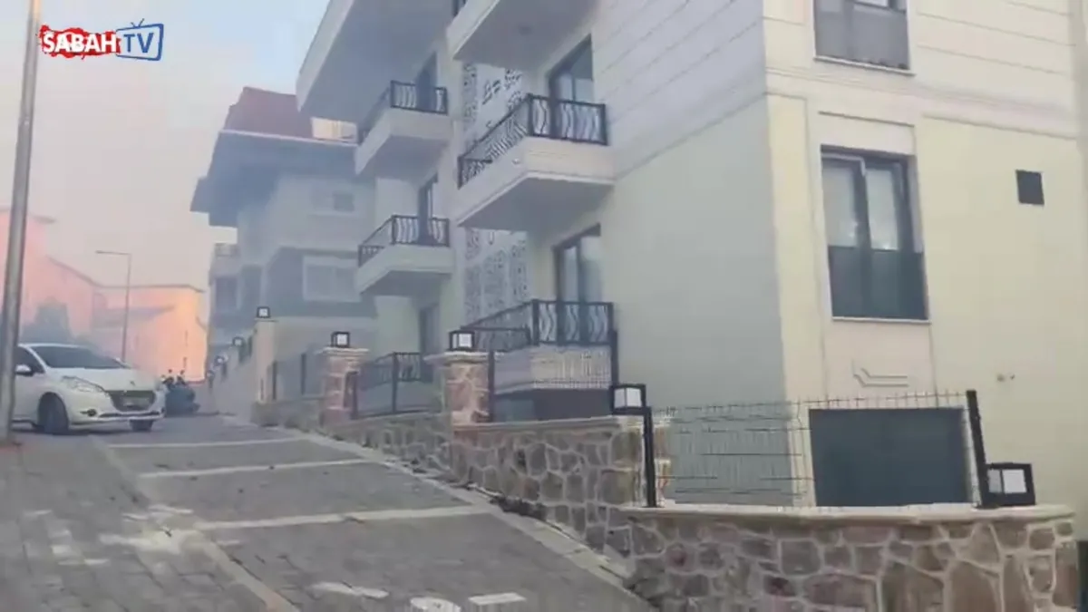 Alanya’da yangın bir mahalleyi tehdit ediyor | Video videosunu izle Alanya’da yangın bir mahalleyi tehdit ediyor | Video videosunu izle