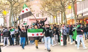 Ülkesine dönene bin euro teklifi