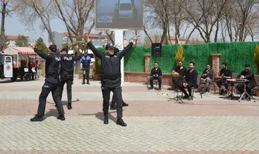Polis Haftası’nı halkla kol kola kutladılar! Uşak’ta 10 Nisan coşkusu...