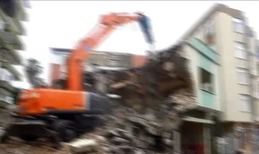 İş makinesi yanlış binayı yıktı!