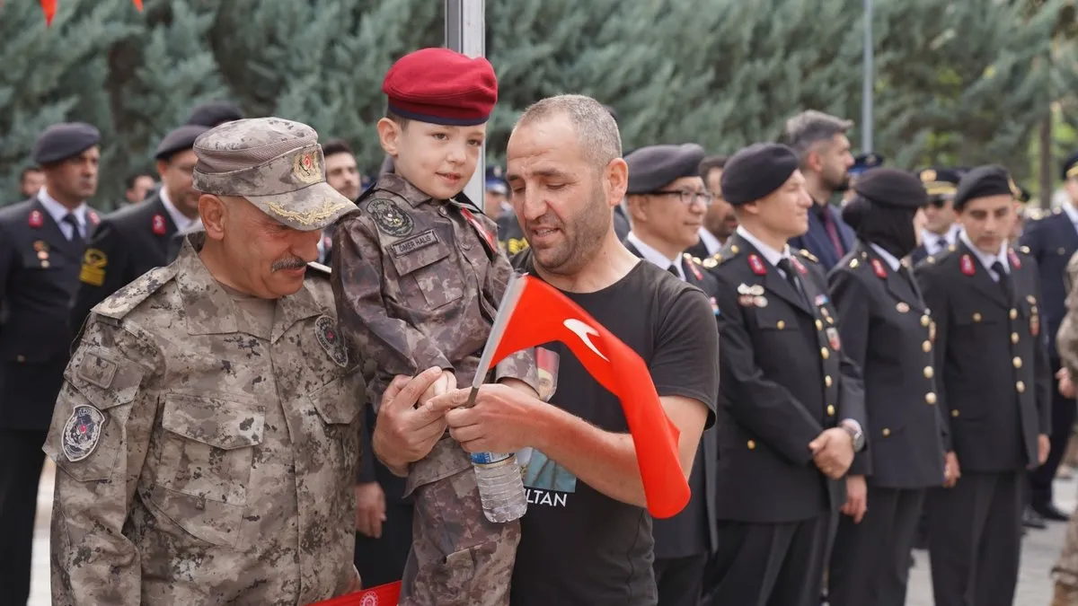 Bakanlar Yerlikaya ve Göktaş, 15 Temmuz Şehitliği'ndeki anma törenine katıldı