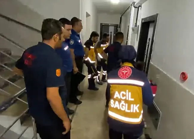 esinin-eve-kilitledigi-kadin-intihara-kalkisti-ekipler-adeta-ecel-terleri-doktu-1756328271197.jpeg