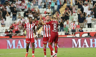 Antalyaspor, Vanspor FK’yı 3 golle geçti