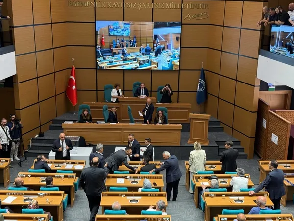 uskudarda-saibeli-secim-yeniden-yapilacak-1788363275405.jpg