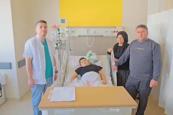 10-yasindaki-tuhanaya-sehir-hastanesinde-muthis-operasyon-1769088390545.jpeg